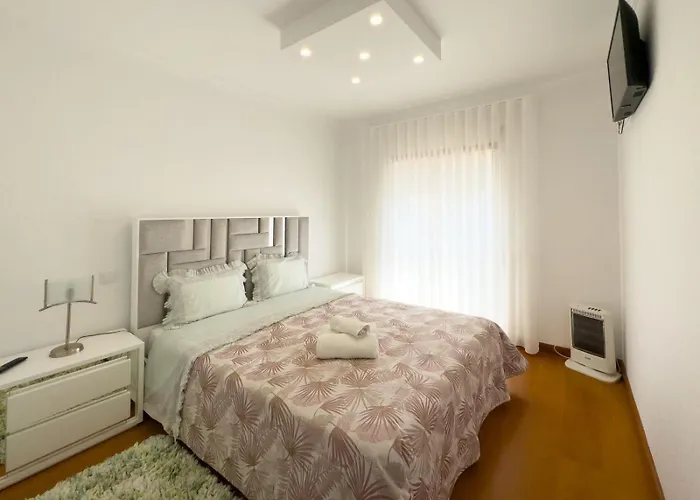 Rua Professora Virgilia Bloco A Porta N 2 1 Esq Appartement Nazaré