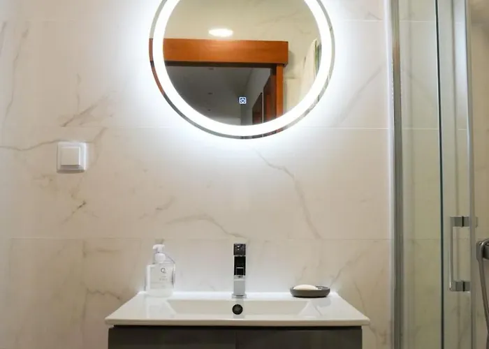 Rua Professora Virgilia Bloco A Porta N 2 1 Esq Appartement